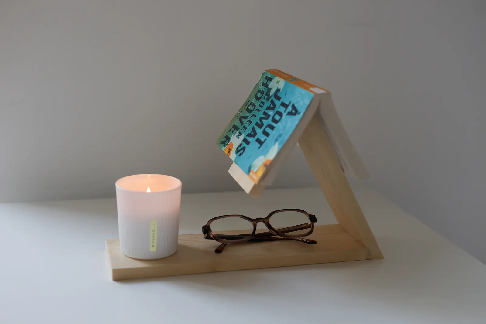 Le support livre / marque-pages — Objets du quotidien